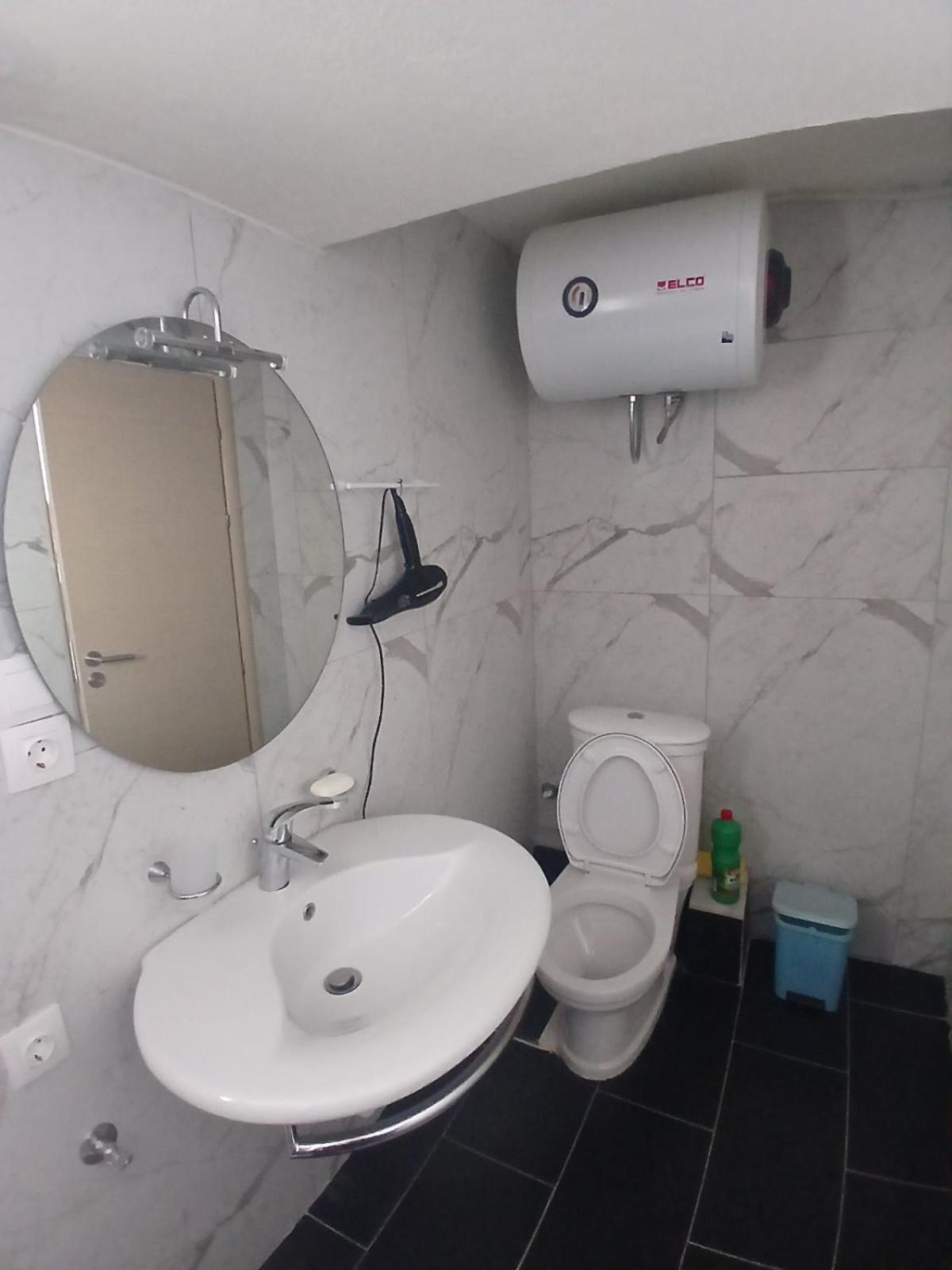 Blue Heaven Apartment Sarandë 外观 照片
